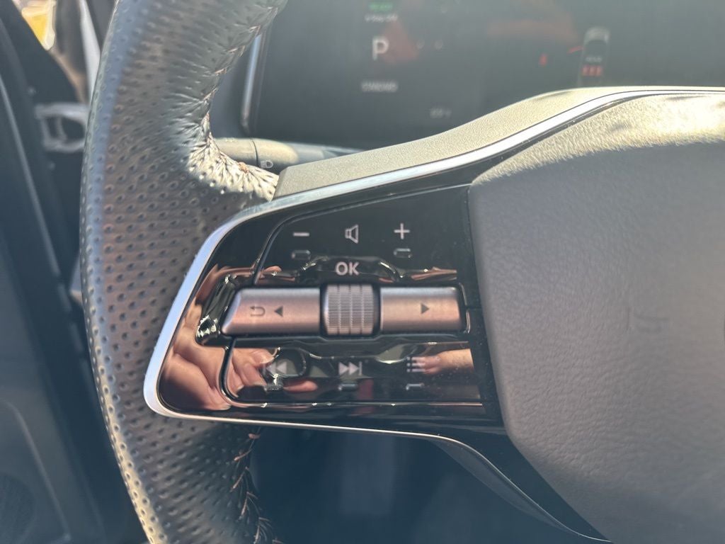 2023 Nissan Ariya VENTURE+