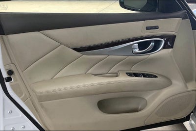 2015 INFINITI Q70 3.7