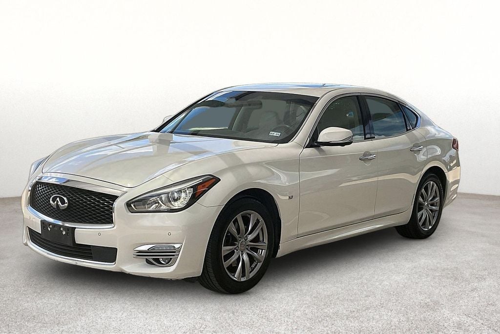 2015 INFINITI Q70 3.7