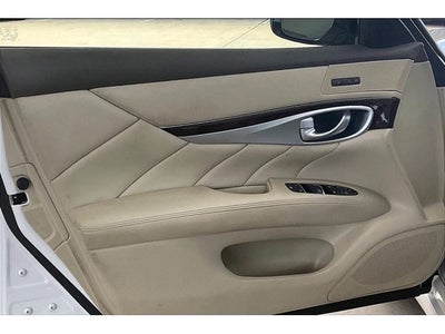 2015 INFINITI Q70 3.7