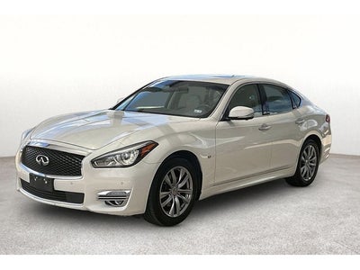2015 INFINITI Q70 3.7
