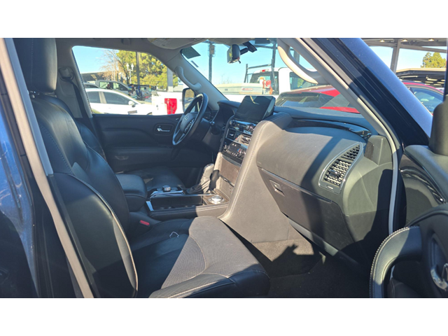 2024 INFINITI QX80 LUXE