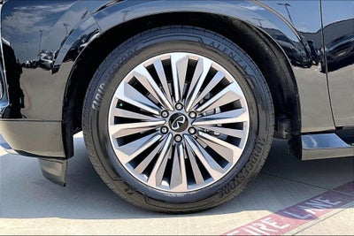 2025 INFINITI QX80 LUXE