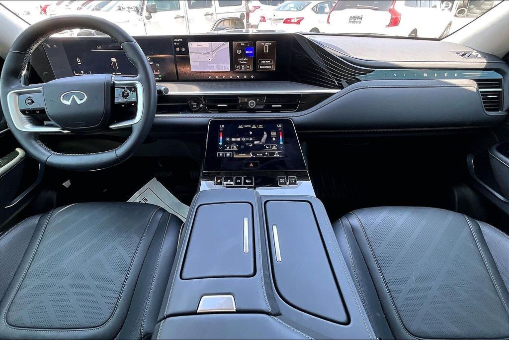 2025 INFINITI QX80 LUXE