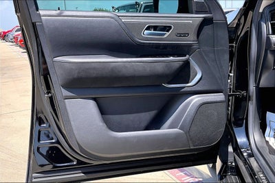 2025 INFINITI QX80 LUXE
