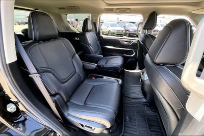 2025 INFINITI QX80 LUXE