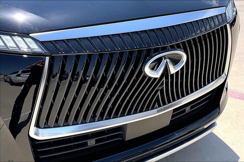 2025 INFINITI QX80 LUXE