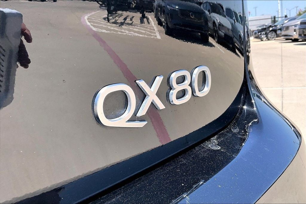 2025 INFINITI QX80 LUXE