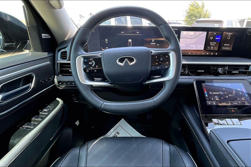 2025 INFINITI QX80 LUXE