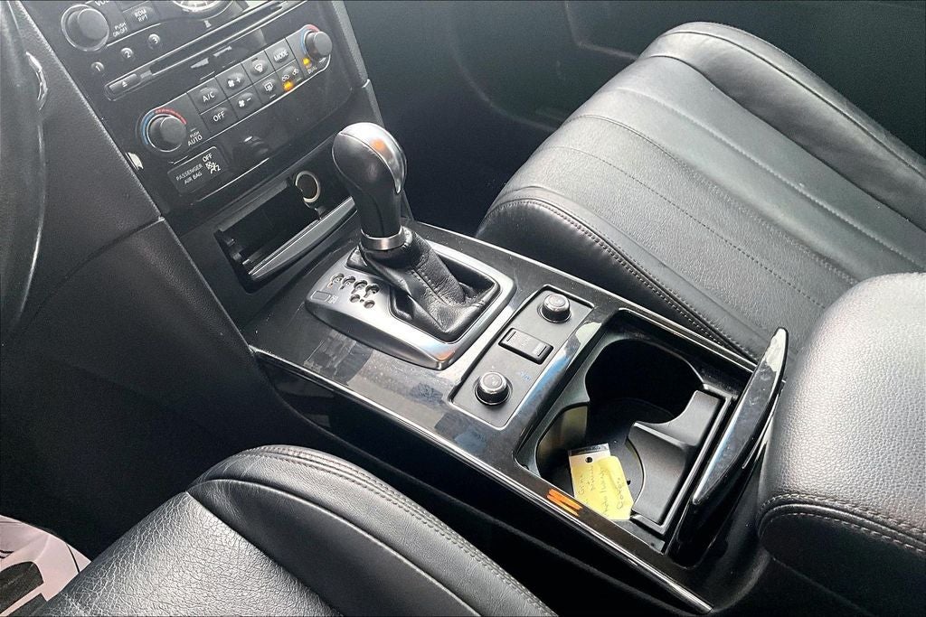 2017 INFINITI QX70 Base