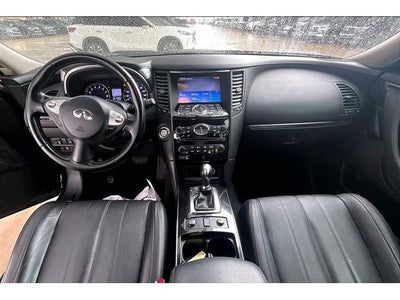2017 INFINITI QX70 Base