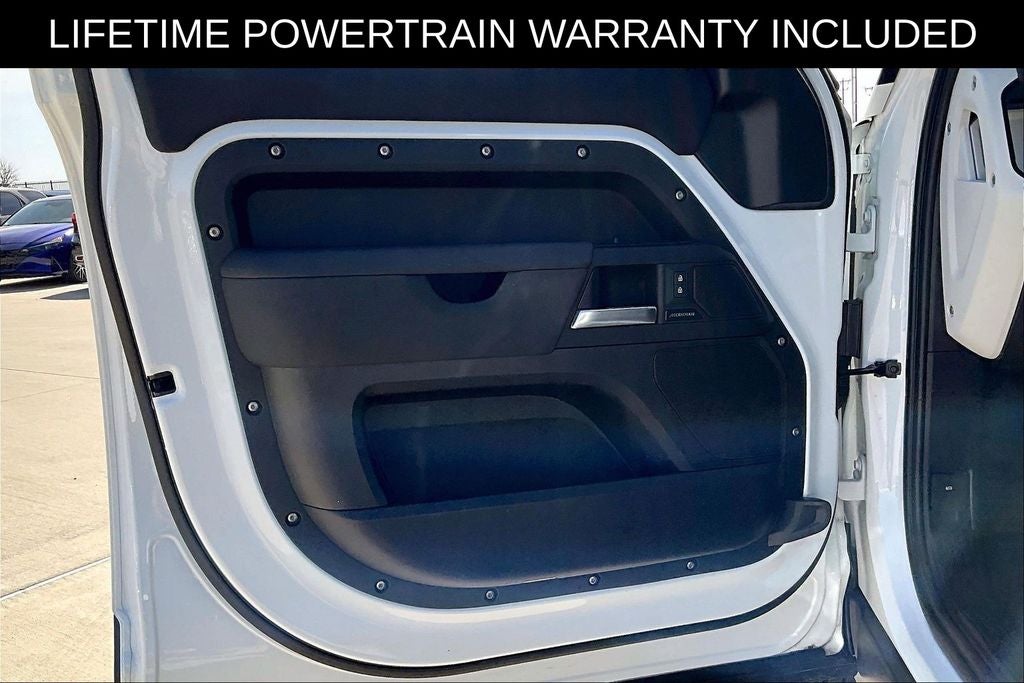 2025 Land Rover Defender 110 S