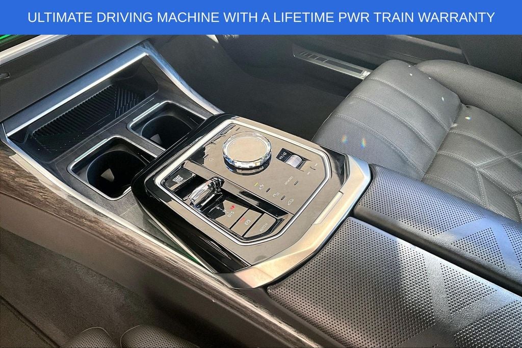 2025 BMW 7 Series 740i