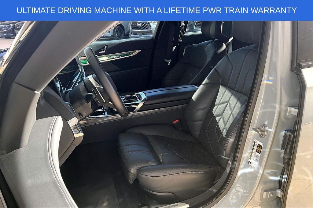 2025 BMW 7 Series 740i