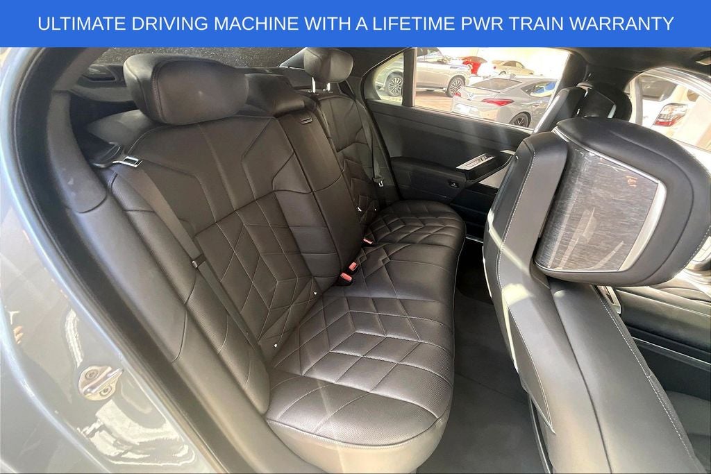 2025 BMW 7 Series 740i