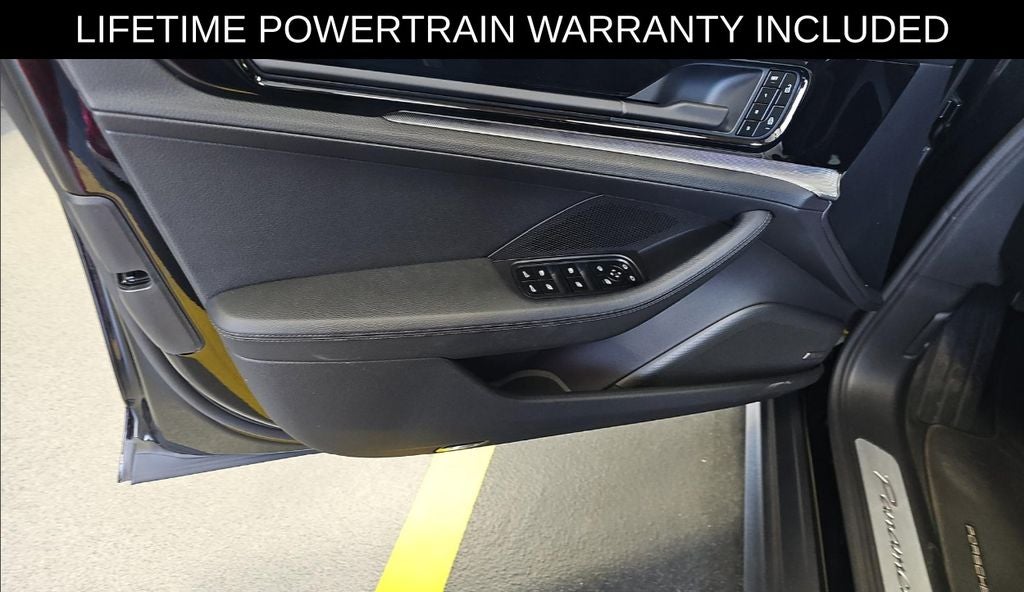 2025 Porsche Panamera 4