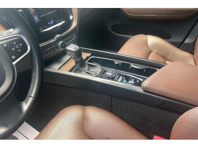 2021 Volvo XC60 T5 Momentum