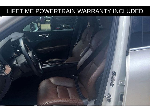 2021 Volvo XC60 T5 Momentum