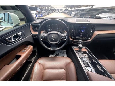 2021 Volvo XC60 T5 Momentum