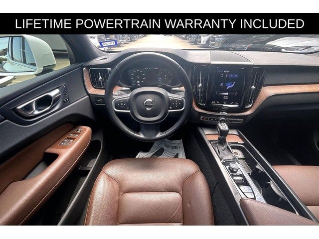 2021 Volvo XC60 T5 Momentum