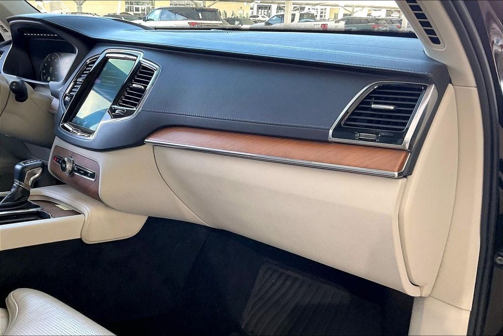 2019 Volvo XC90 T6 Inscription