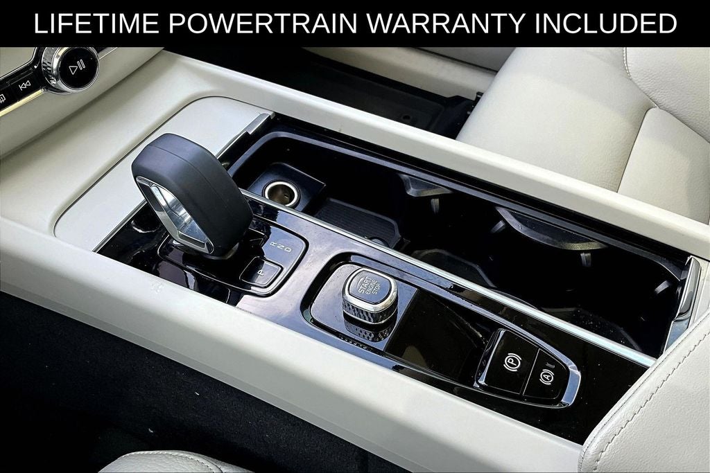 2025 Volvo XC60 Plug-In Hybrid T8 Core