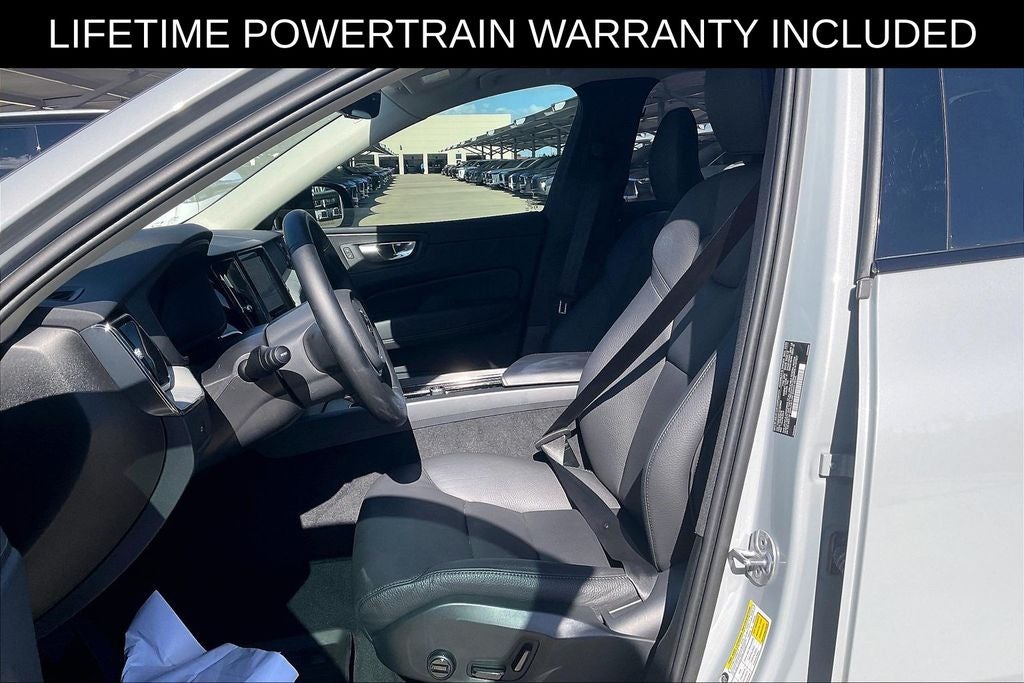2025 Volvo XC60 B5 Plus