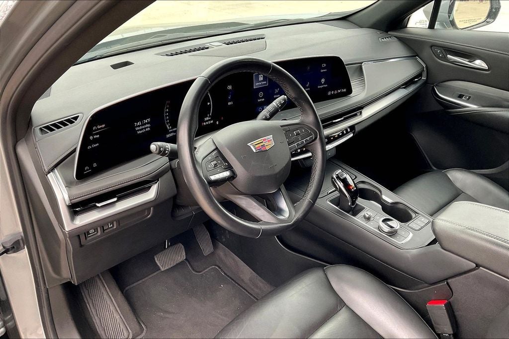 2025 Cadillac XT4 Premium Luxury