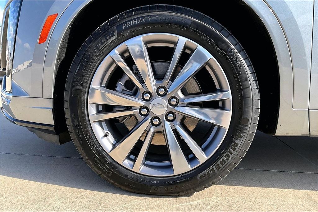 2025 Cadillac XT6 Premium Luxury