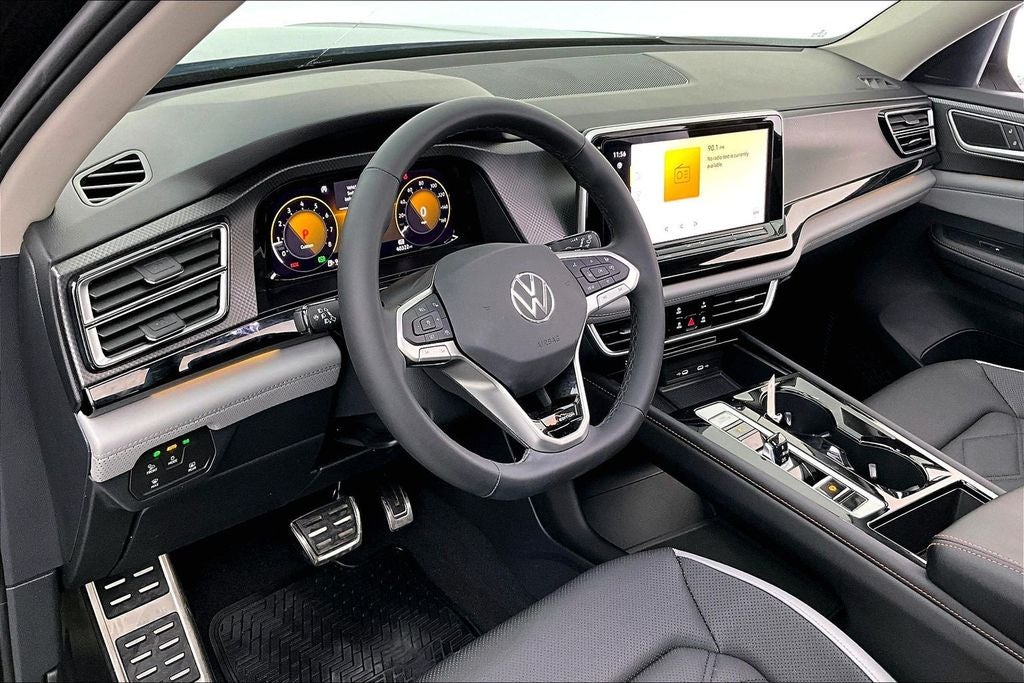 2024 Volkswagen Atlas 2.0T Peak Edition SE w/Technology