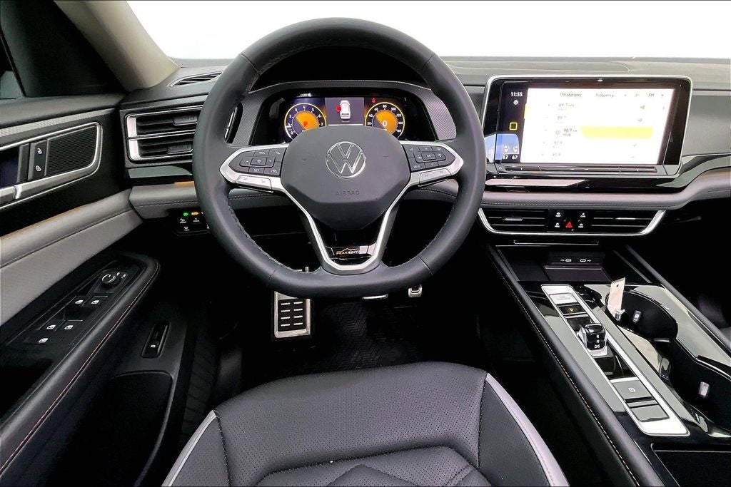 2024 Volkswagen Atlas 2.0T Peak Edition SE w/Technology