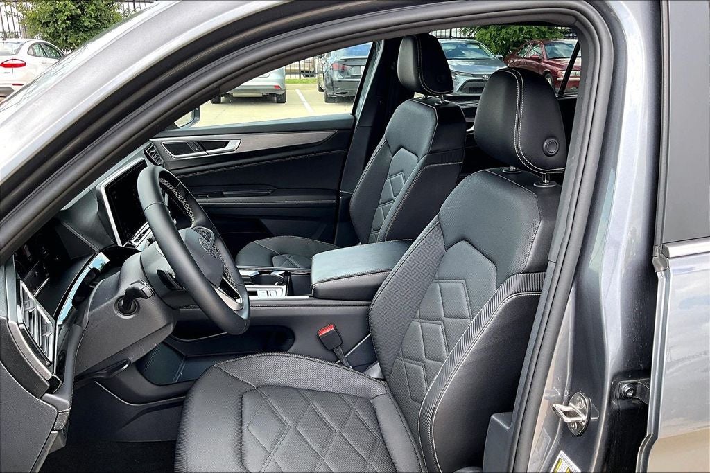 2025 Volkswagen Atlas Cross Sport 2.0T SE w/Technology