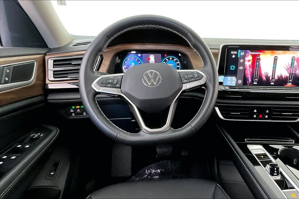 2026 Volkswagen Atlas SE w/Technology