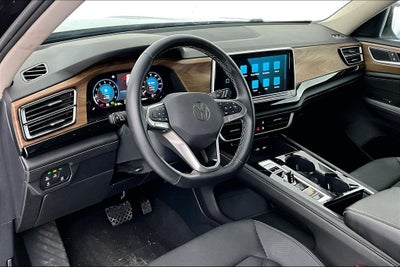 2025 Volkswagen Atlas 2.0T SE w/Technology