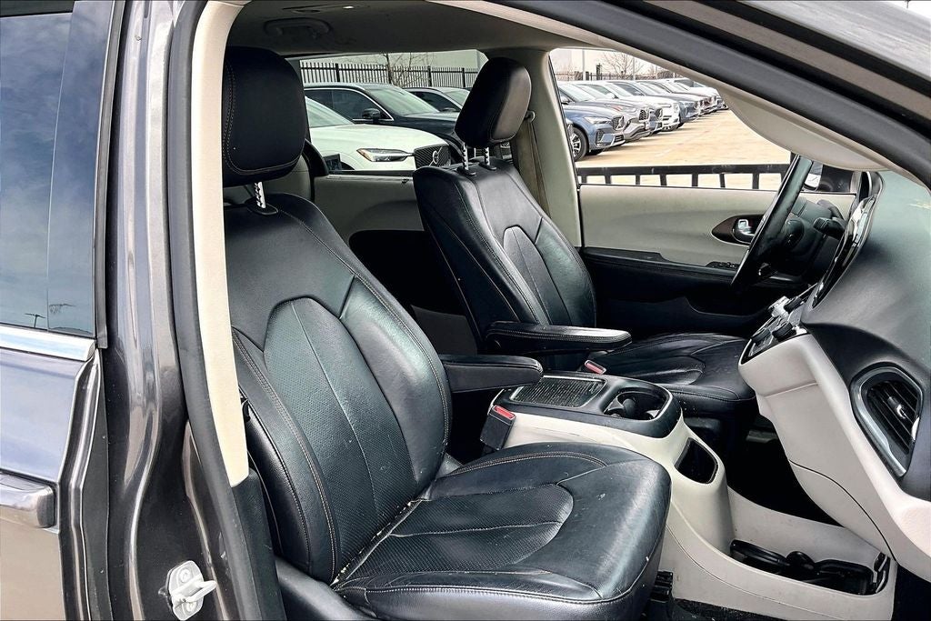 2017 Chrysler Pacifica Touring L Plus