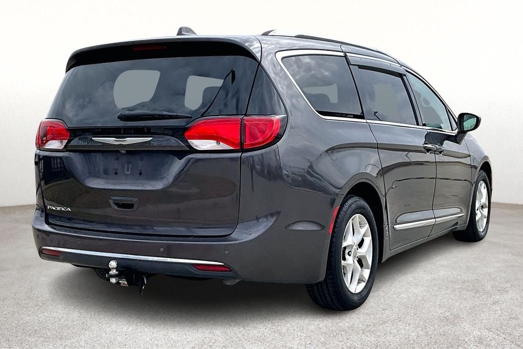 2017 Chrysler Pacifica Touring L Plus
