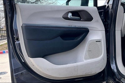 2017 Chrysler Pacifica Touring L Plus