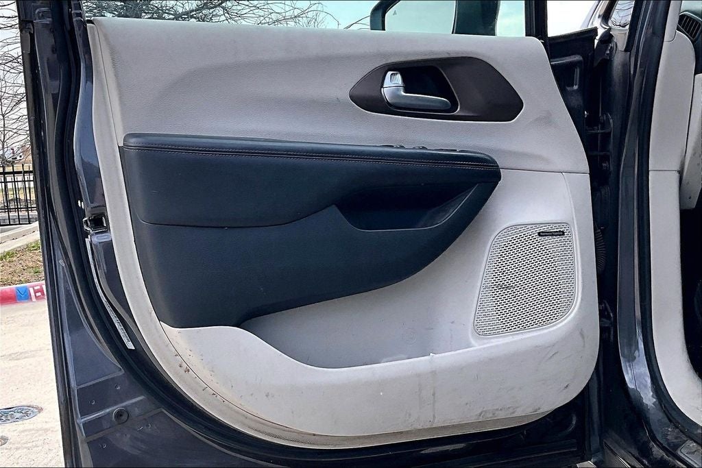 2017 Chrysler Pacifica Touring L Plus