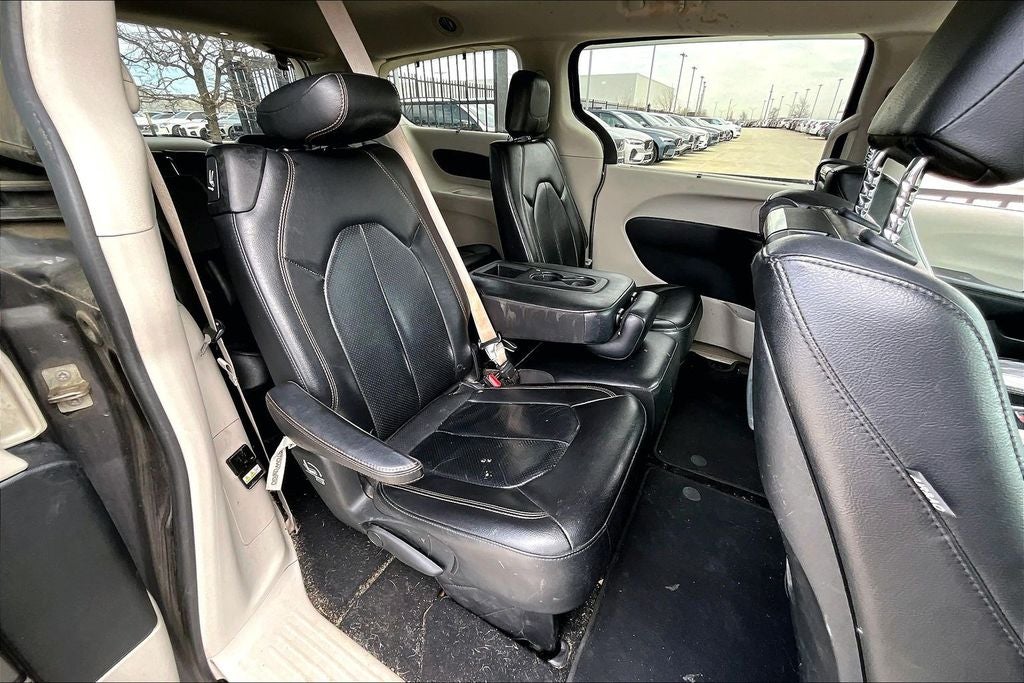 2017 Chrysler Pacifica Touring L Plus