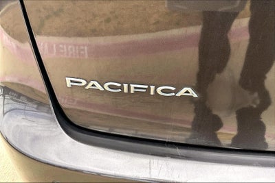 2017 Chrysler Pacifica Touring L Plus