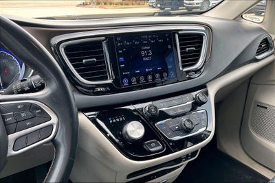 2017 Chrysler Pacifica Touring L Plus