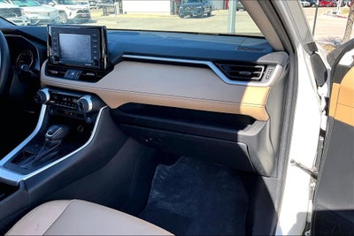 2022 Toyota RAV4 XLE Premium