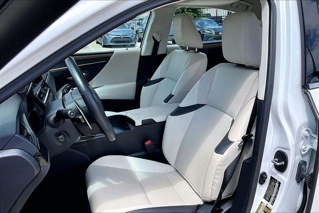 2025 Lexus ES 350