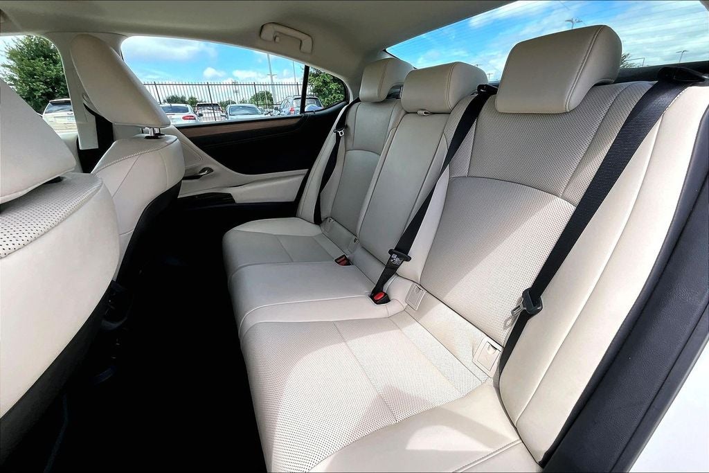 2025 Lexus ES 350