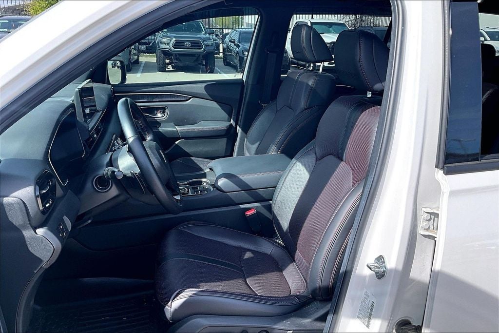 2025 Honda Pilot Black Edition