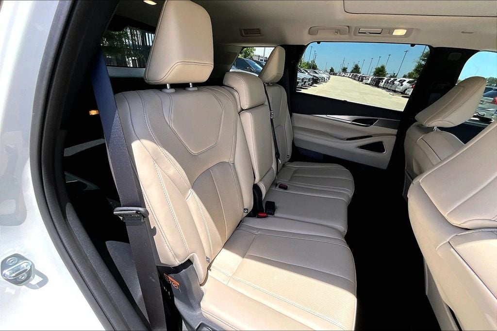 2025 INFINITI QX60 LUXE