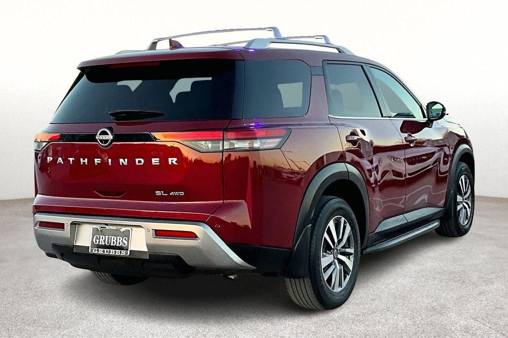 2022 Nissan Pathfinder SL