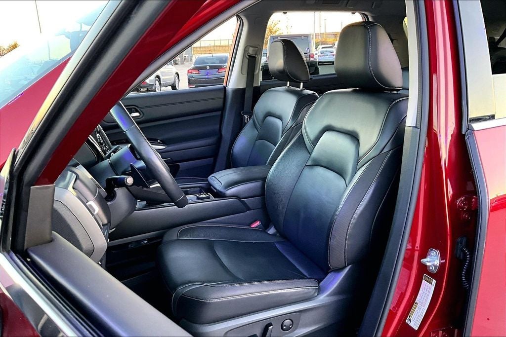 2022 Nissan Pathfinder SL