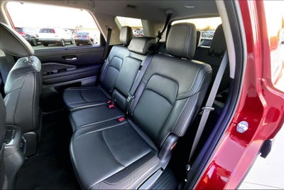 2022 Nissan Pathfinder SL