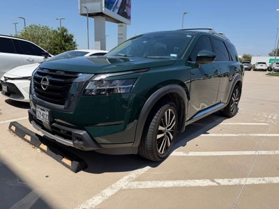 2023 Nissan Pathfinder Platinum